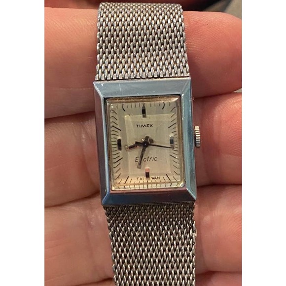 VTG Women's Silver Timex Electric C Cell, Mesh Band, For REPAIR - Picture 1 of 4